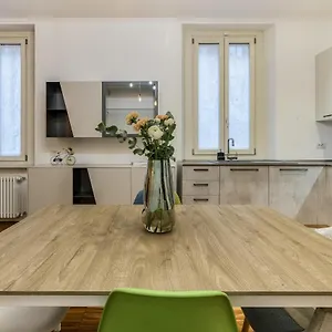 Beplace In Isola Apartment Milan